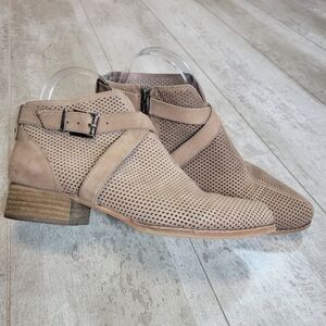 Vince Camuto Tan Leather Ankle Boots Size 8